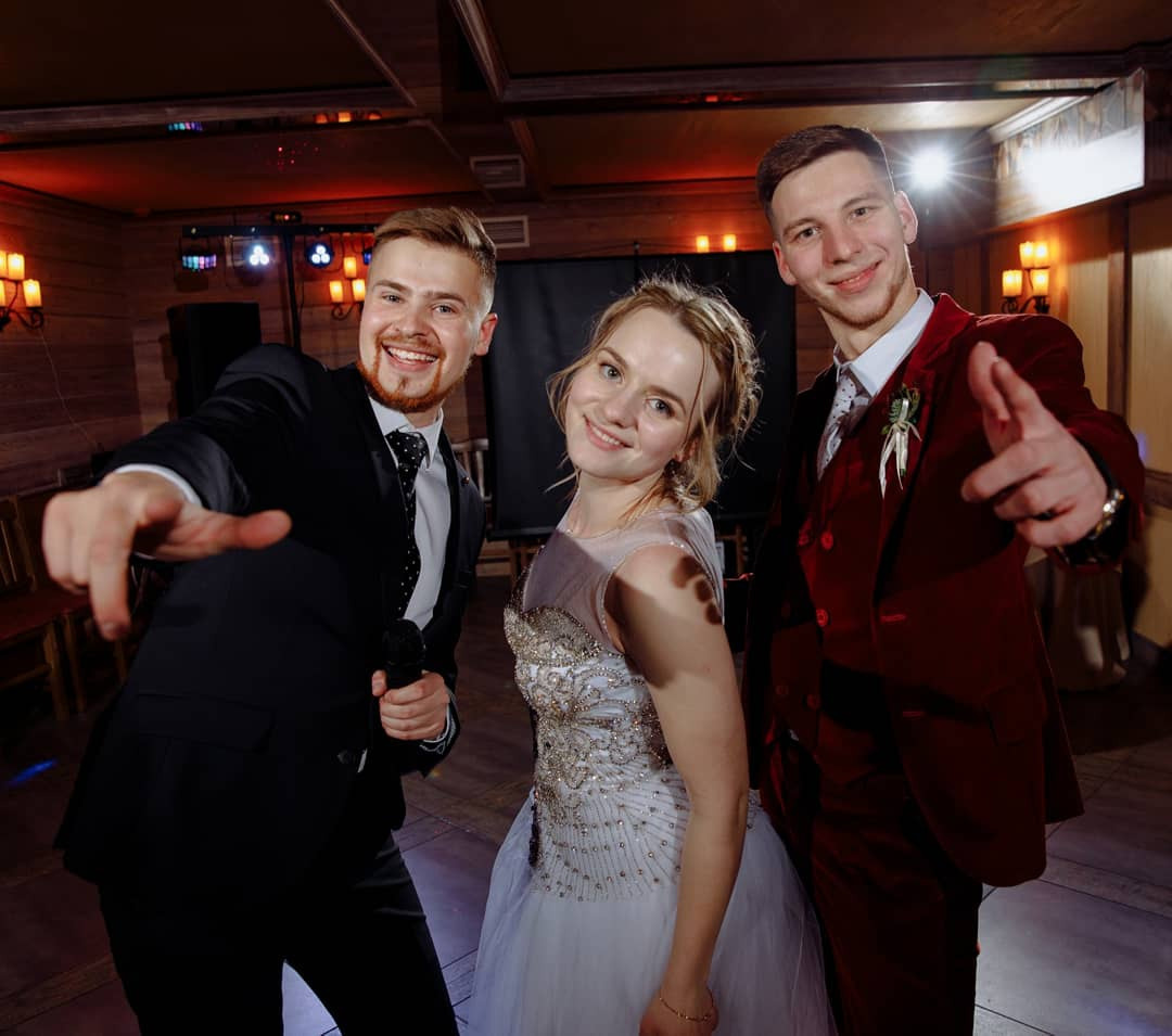 Фото с молодоженами. Илья Сергеев - Ведущий мероприятий Тверь, Москва, Россия