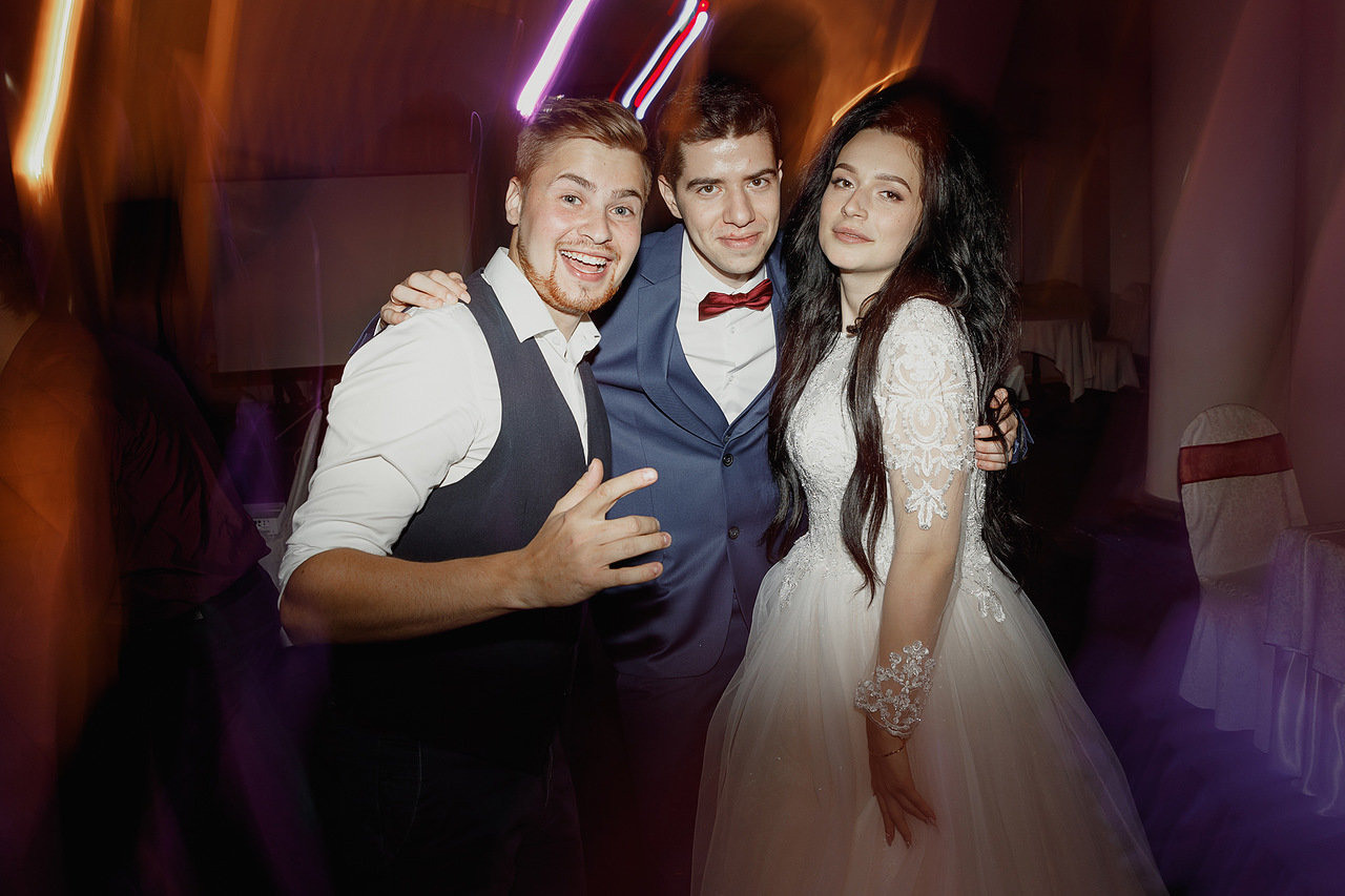 Фото с молодоженами. Илья Сергеев - Ведущий мероприятий Тверь, Москва, Россия