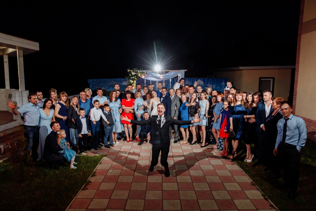 Фото с молодоженами. Илья Сергеев - Ведущий мероприятий Тверь, Москва, Россия