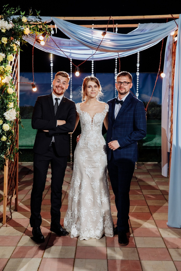 Фото с молодоженами. Илья Сергеев - Ведущий мероприятий Тверь, Москва, Россия