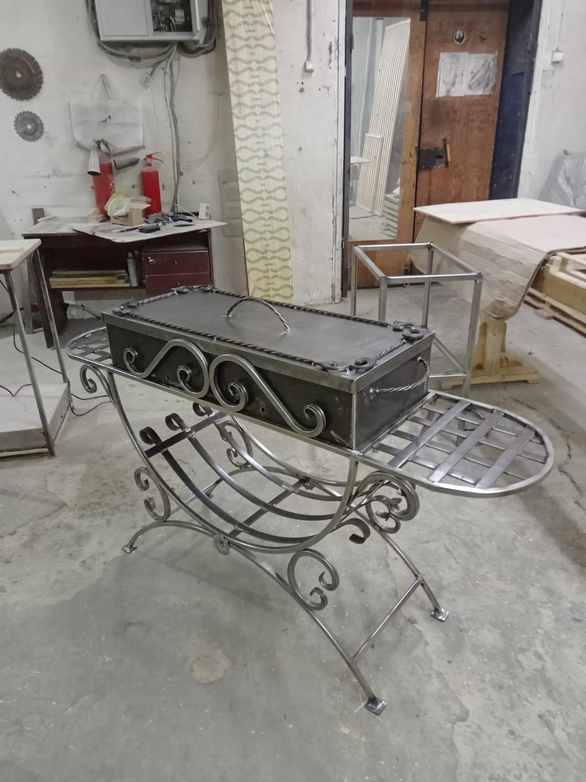 Из истории. Мастерская металла и дерева Вячеслава Вдовина в Иркутске: Эксклюзивные изделия на заказ для вашего дома и бизнеса