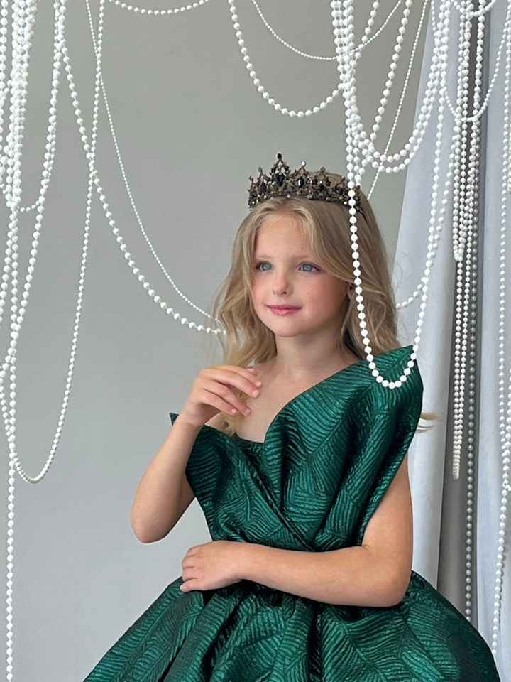 Шаповалова Вероника. Model base