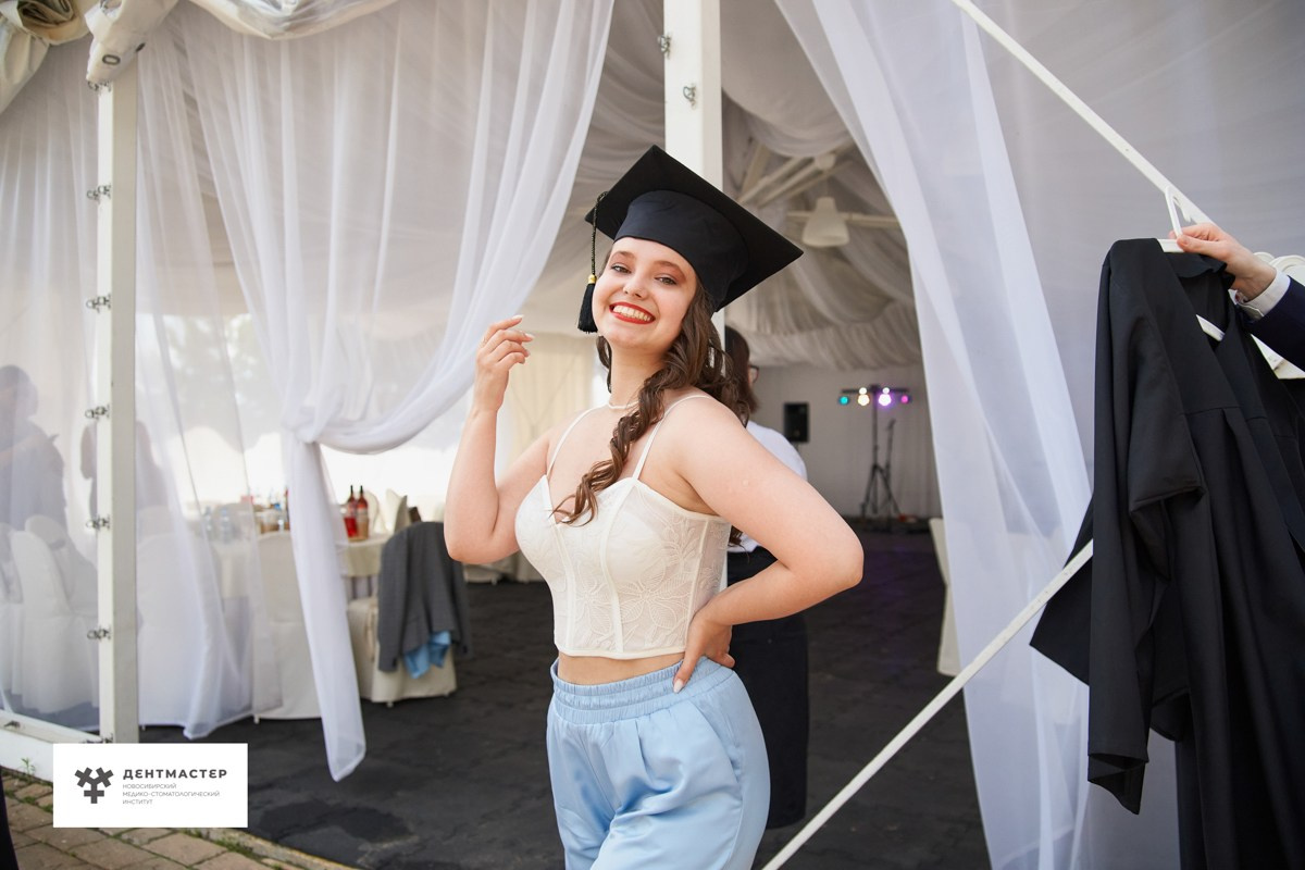 Репортаж с выпускного вечера мастерантуры Дентмастер. Репортажный и женский фотограф в Новосибирске
