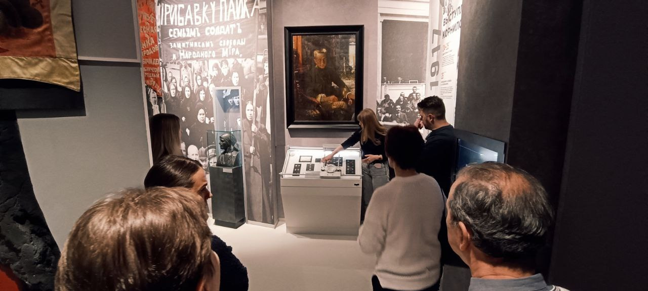 16.11.2024 // Экскурсия по Музею современной истории России. Фотовыставки serebro.gallery, в которых автором можешь стать ты! | Москва