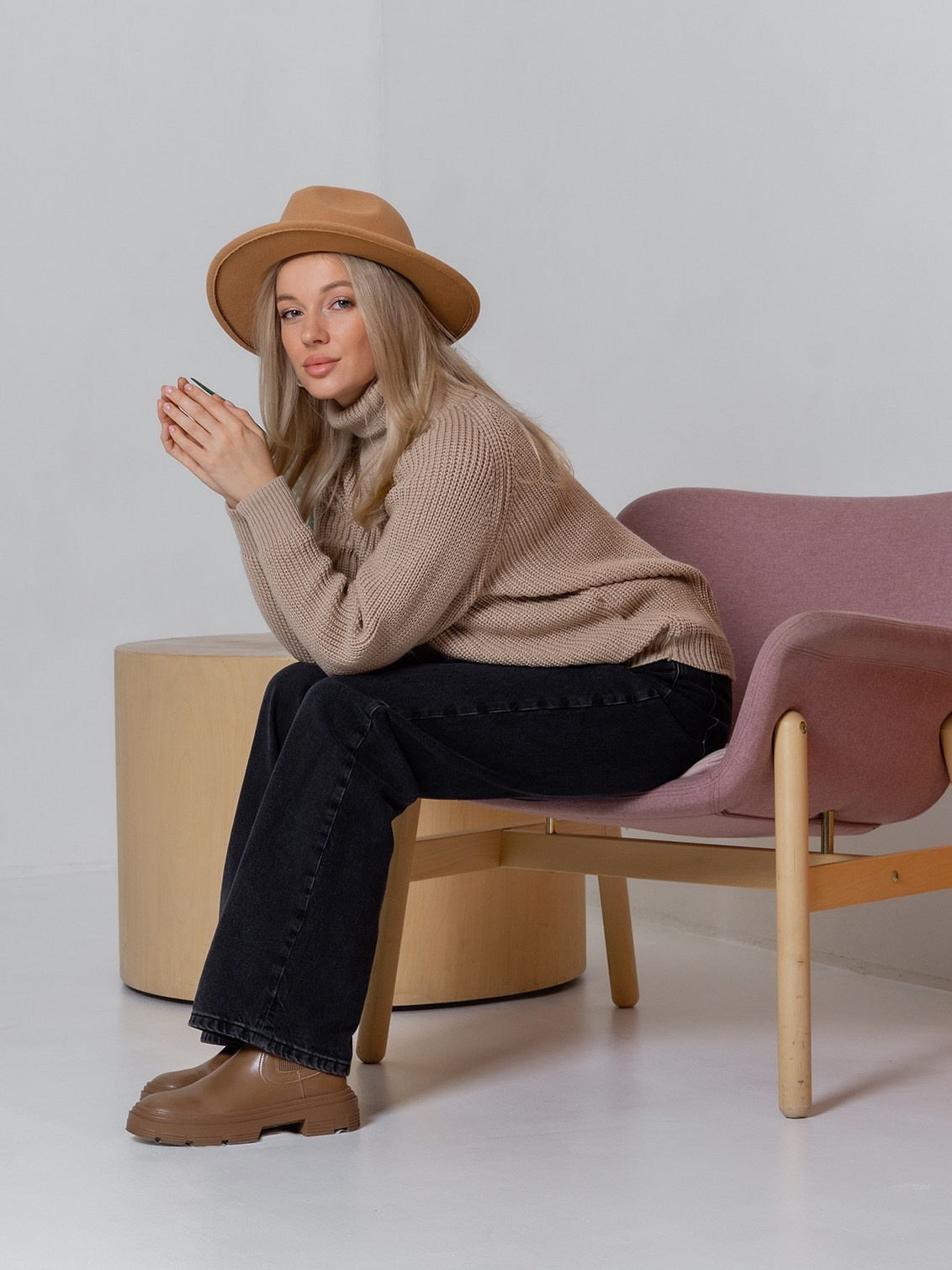 Съёмка свитера для озон и валберис. Фотограф Оксана Токарева Ижевск