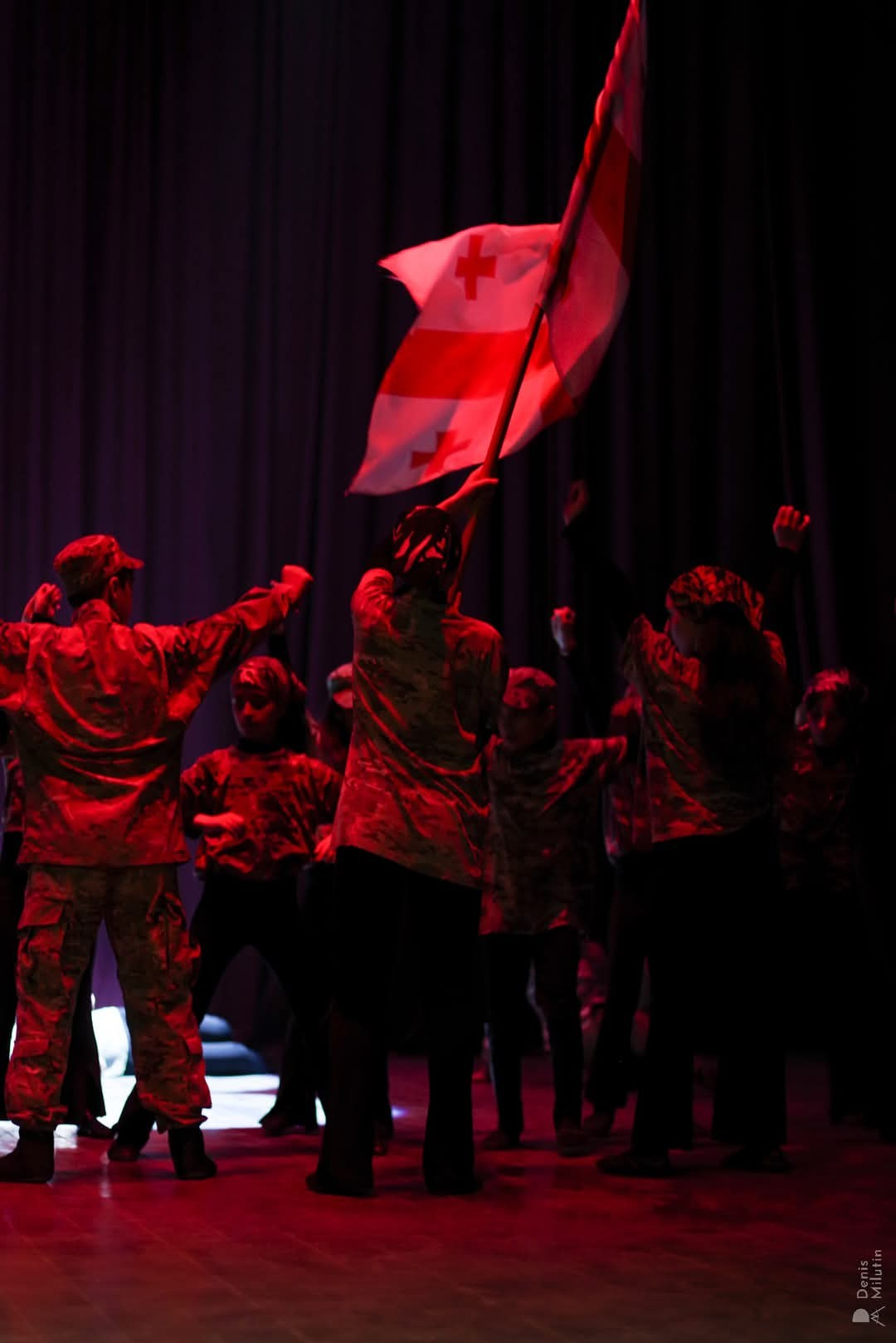 Грузинский танец. Портретный фотограф Денис Милютин