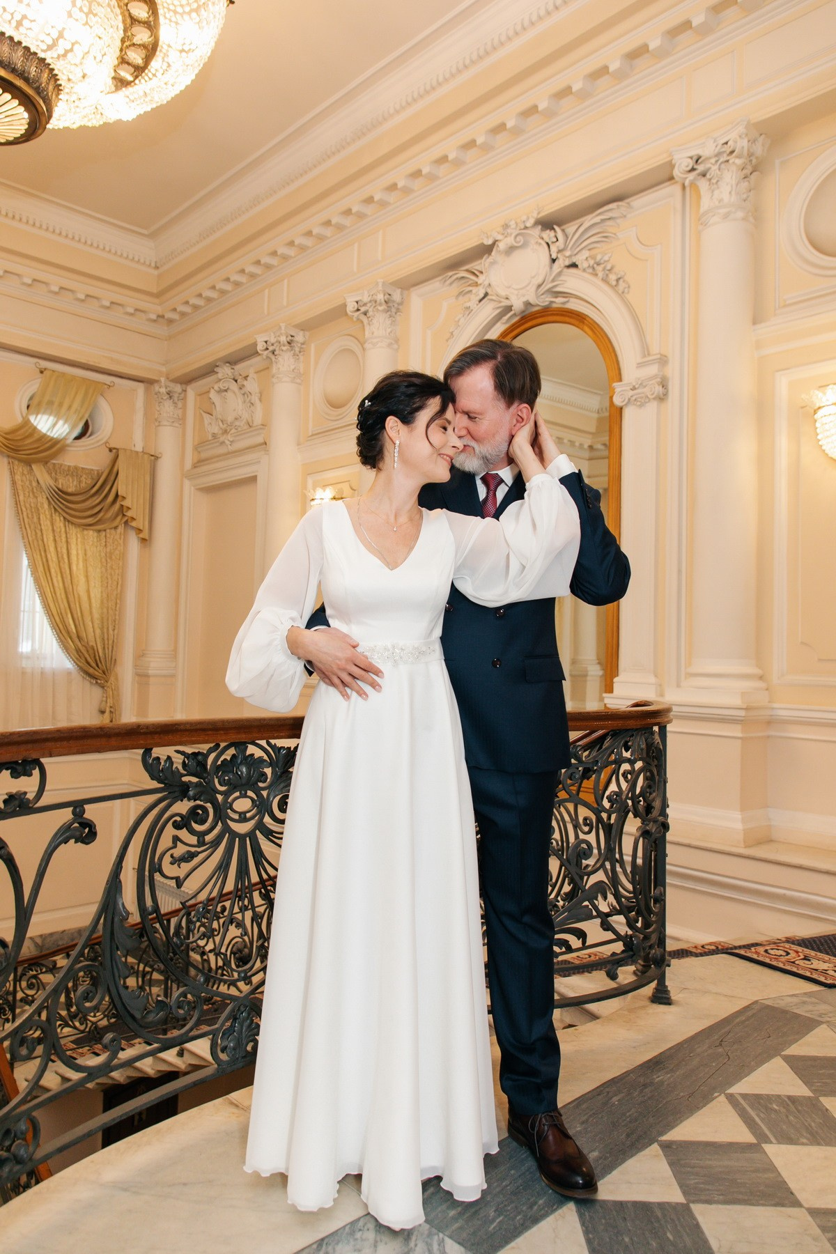 Свадебная регистрация во 2-м дворце бракосочетания. Фотограф крещение венчание в Петербурге! Помогает подобрать храм и посоветовал душевного батюшку в СПб