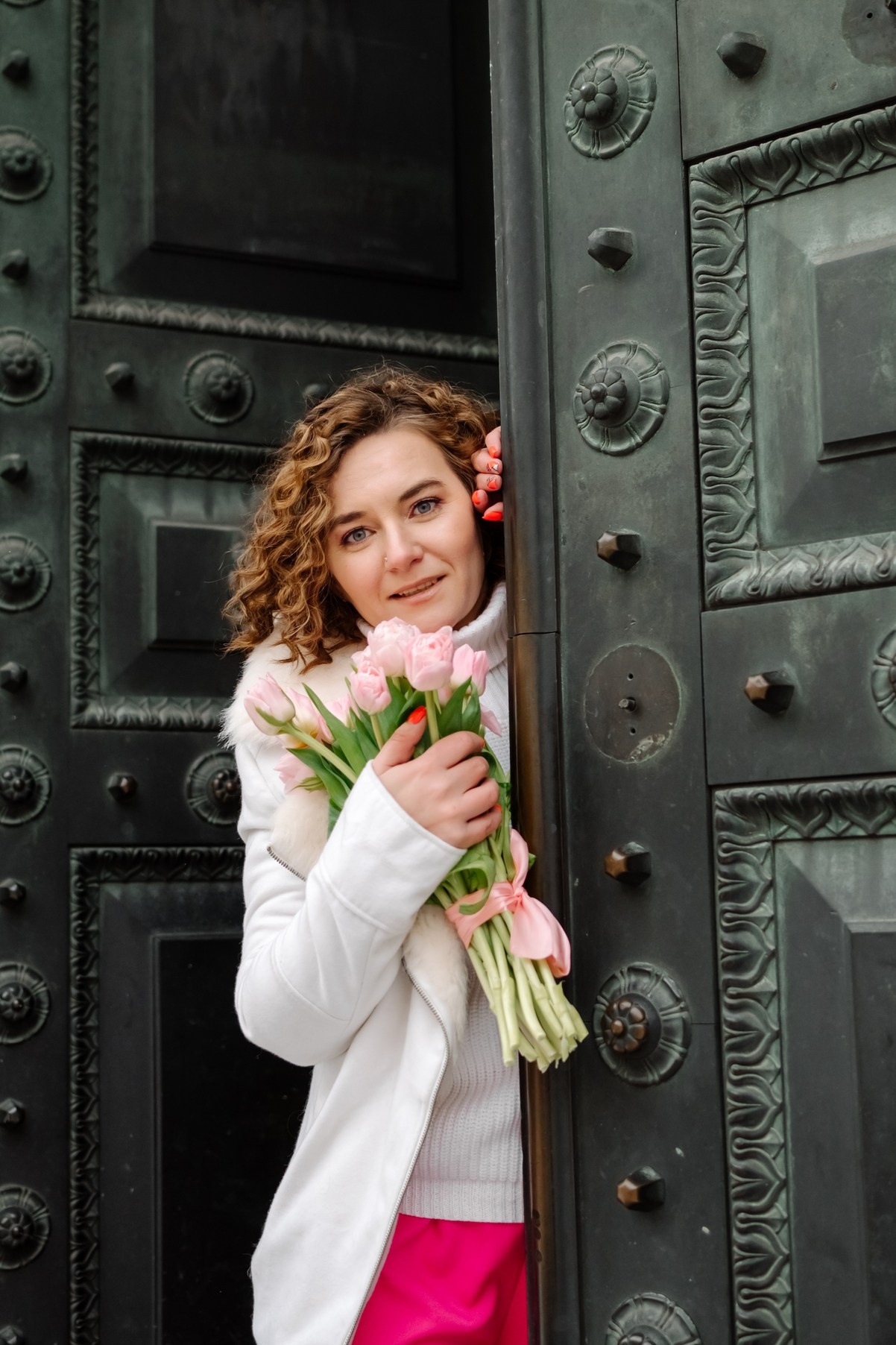 Юля с тюльпанами. Свадебный и сеейный фотограф в Санкт-Петербурге Елена Худякова
