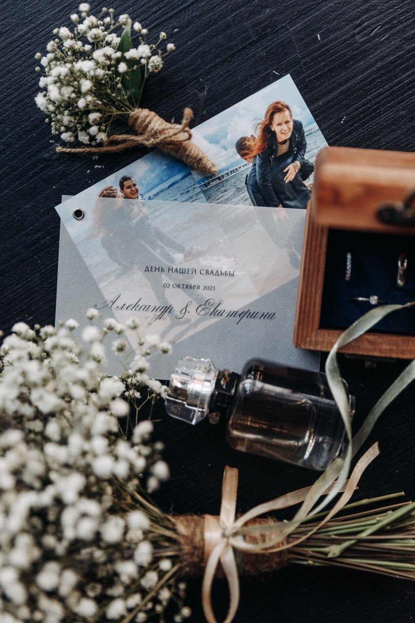 Двойное с фото, от 350 руб. Дизайнер полиграфии в Санкт-Петербурге. Заказать свадебные приглашения, подарочные сертификаты, полиграфию для бизнеса, шелковые ленты