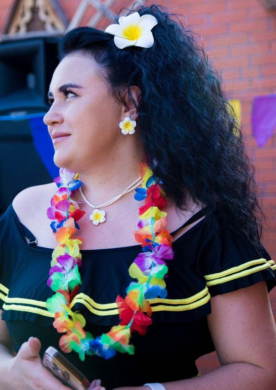 Тематические вечеринки с ведущей Мариной Гребенниковой. Организатор праздников. Ведущая Марина Гребенникова