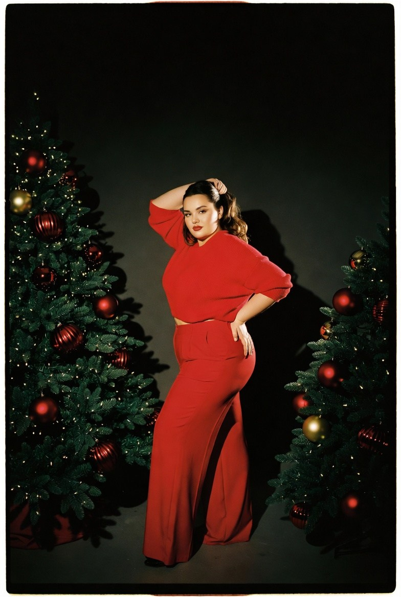 Плюс сайз в красном