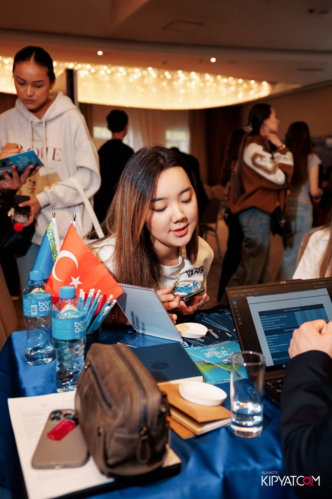 ВЫСТАВКА ТУРЕЦКИХ УНИВЕРСИТЕТОВ. КИПЯТКОМ АЛМАТЫ! Фотосъемка мероприятий в Алматы