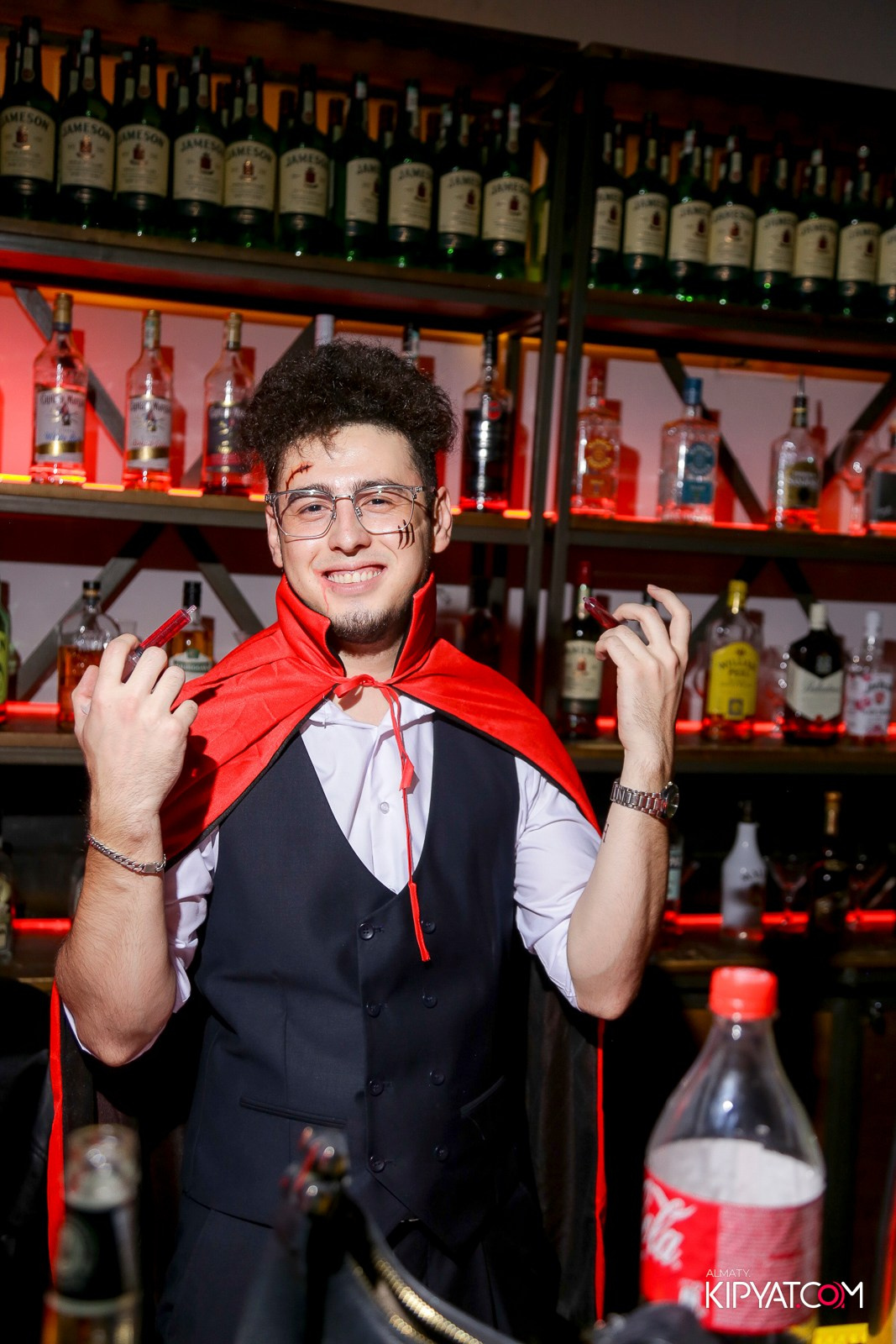 ARAGOSTA ДИСКО-БАР. КИПЯТКОМ АЛМАТЫ!