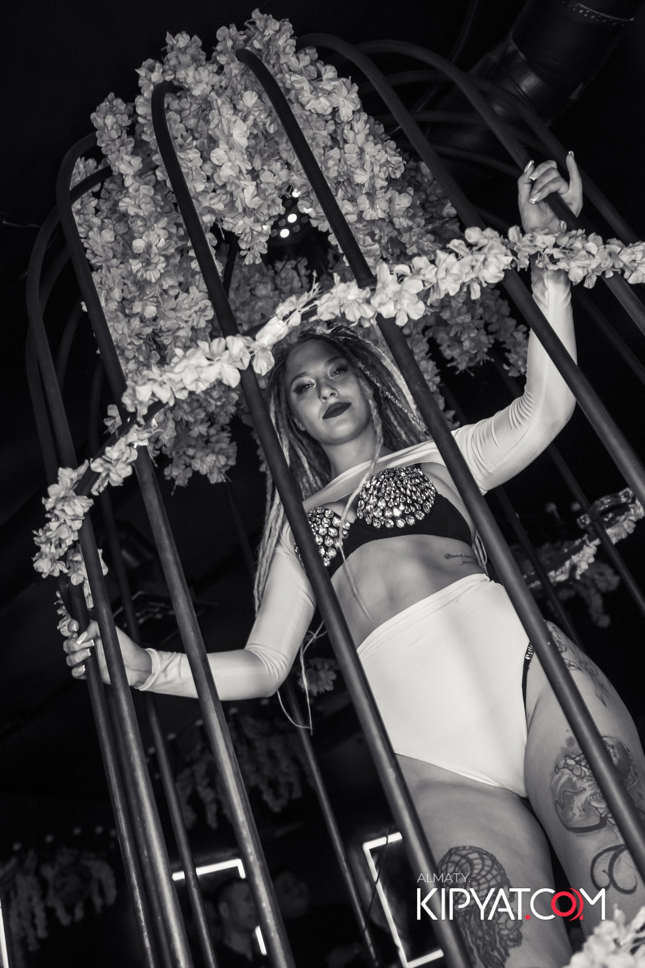 UYAT EMES BAR. КИПЯТКОМ АЛМАТЫ!