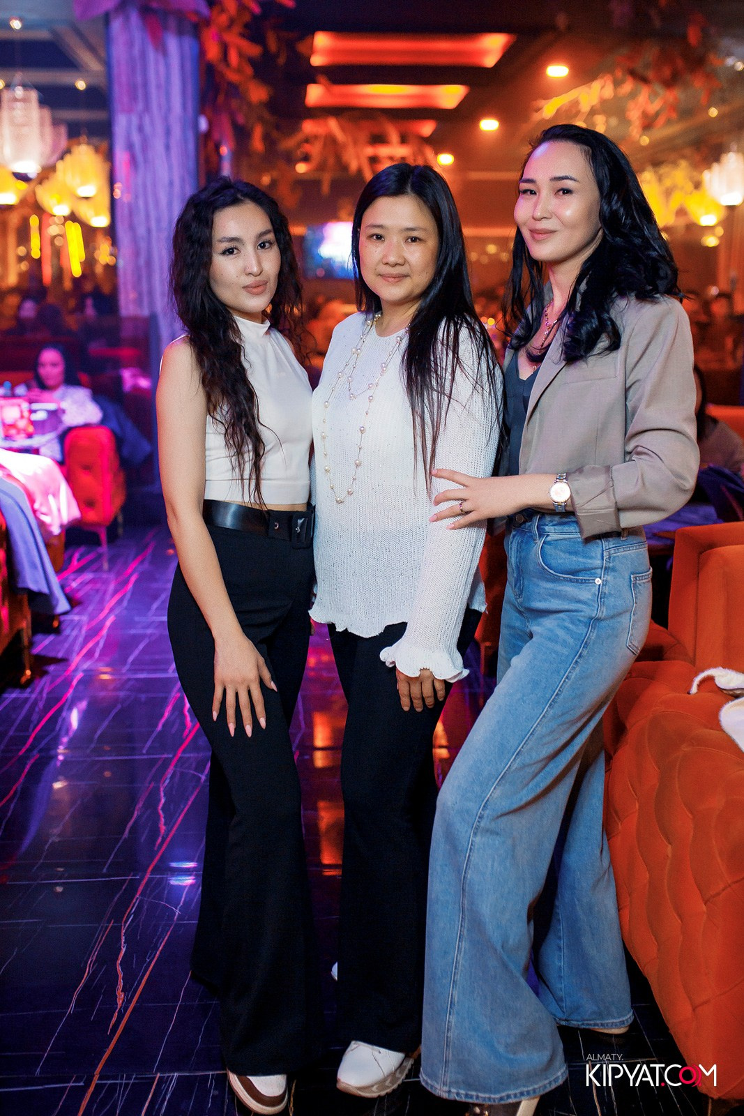 БАР ПАНАЕХАЛИ НА ДОСТЫК. КИПЯТКОМ АЛМАТЫ! Фотосъемка мероприятий в Алматы
