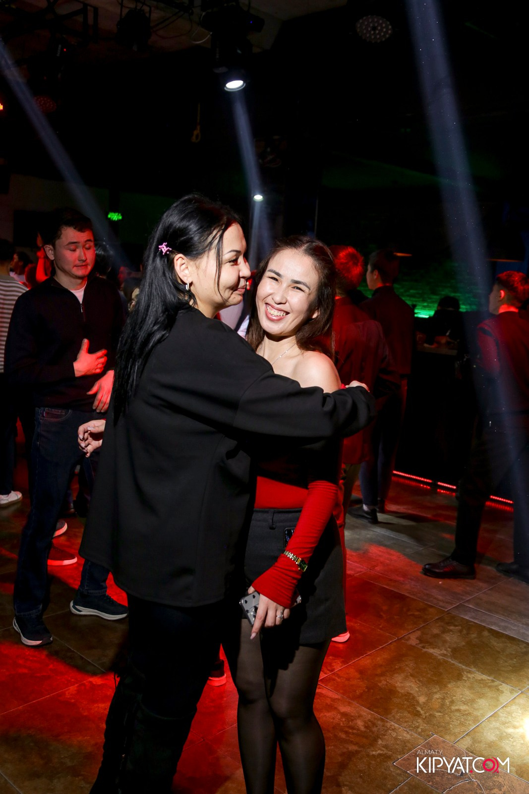 ARAGOSTA ДИСКО-БАР. КИПЯТКОМ АЛМАТЫ!