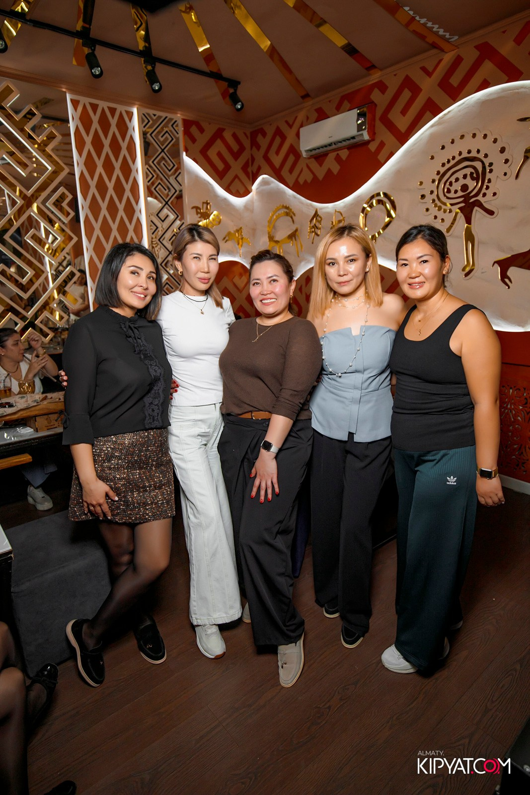 УХО И МЕДВЕДЬ НА ГАГАРИНА. КИПЯТКОМ АЛМАТЫ! Фотосъемка мероприятий в Алматы