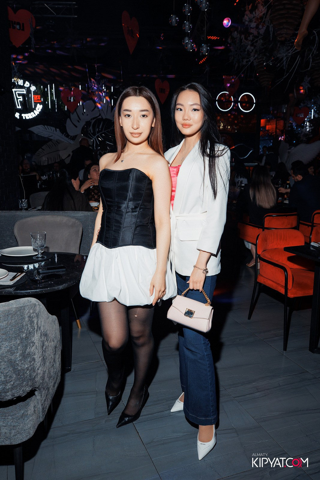 FRIENDS BAR & TERRACE. КИПЯТКОМ АЛМАТЫ!