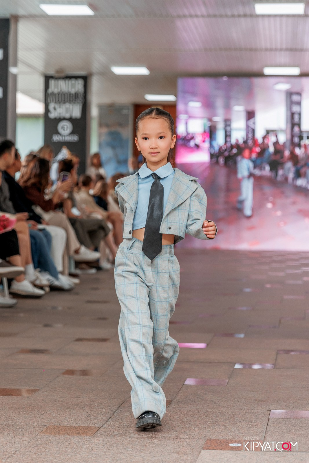 JUNIOR FASHION SHOW. КИПЯТКОМ АЛМАТЫ!