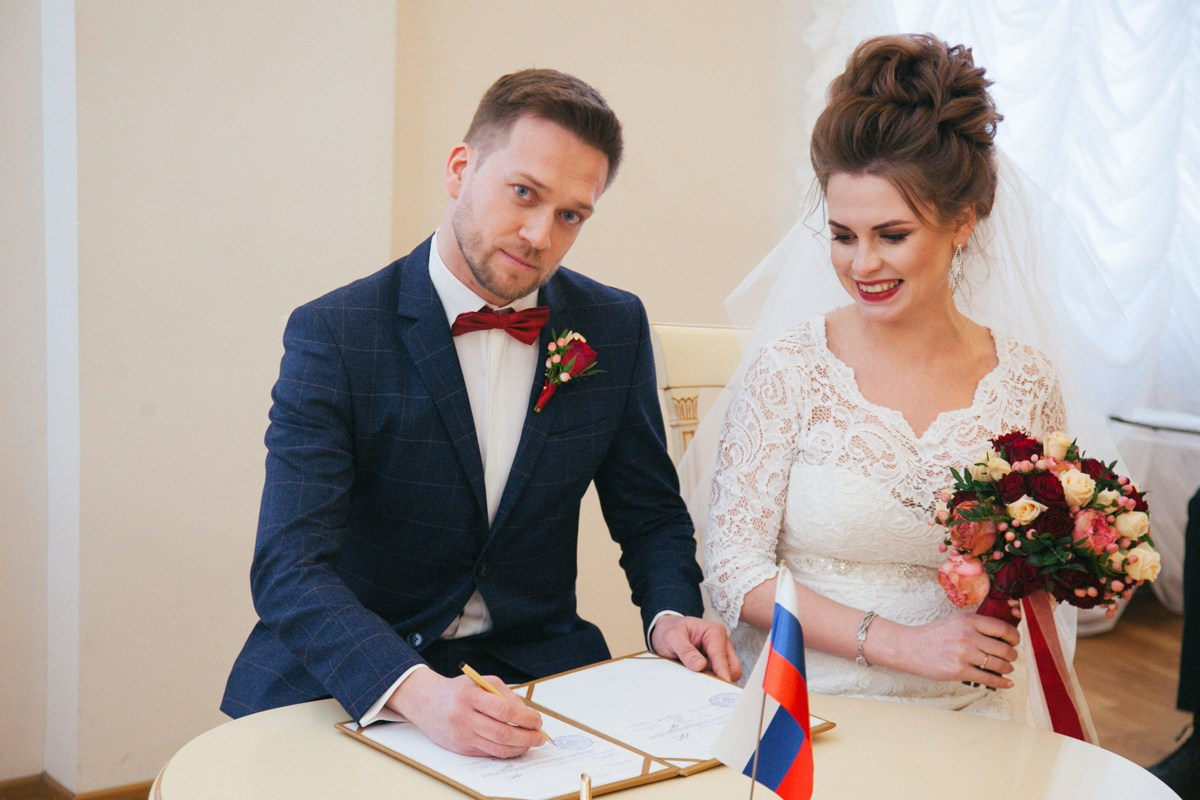 Зимняя свадебная фотосъемка в Санкт-Петербурге. Фотограф крещение венчание в Петербурге! Помогает подобрать храм и посоветовал душевного батюшку в СПб