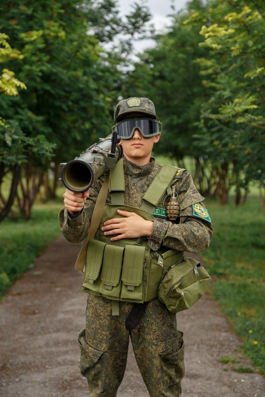 Выпускной альбом, последний звонок. Akhmadeevmedia.ru