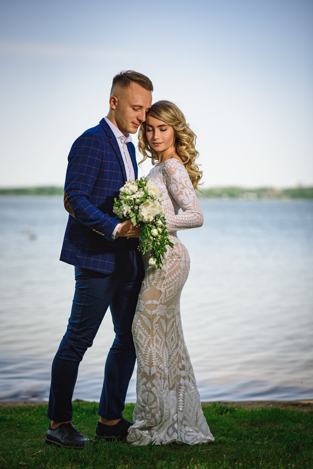 Свадебная фотосессия. Компания и фотошкола по созданию контента в Москве