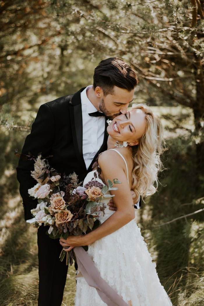 Свадьбы. Фотосессия в студии в Москве от профессионального фотографа услуги по доступным ценам