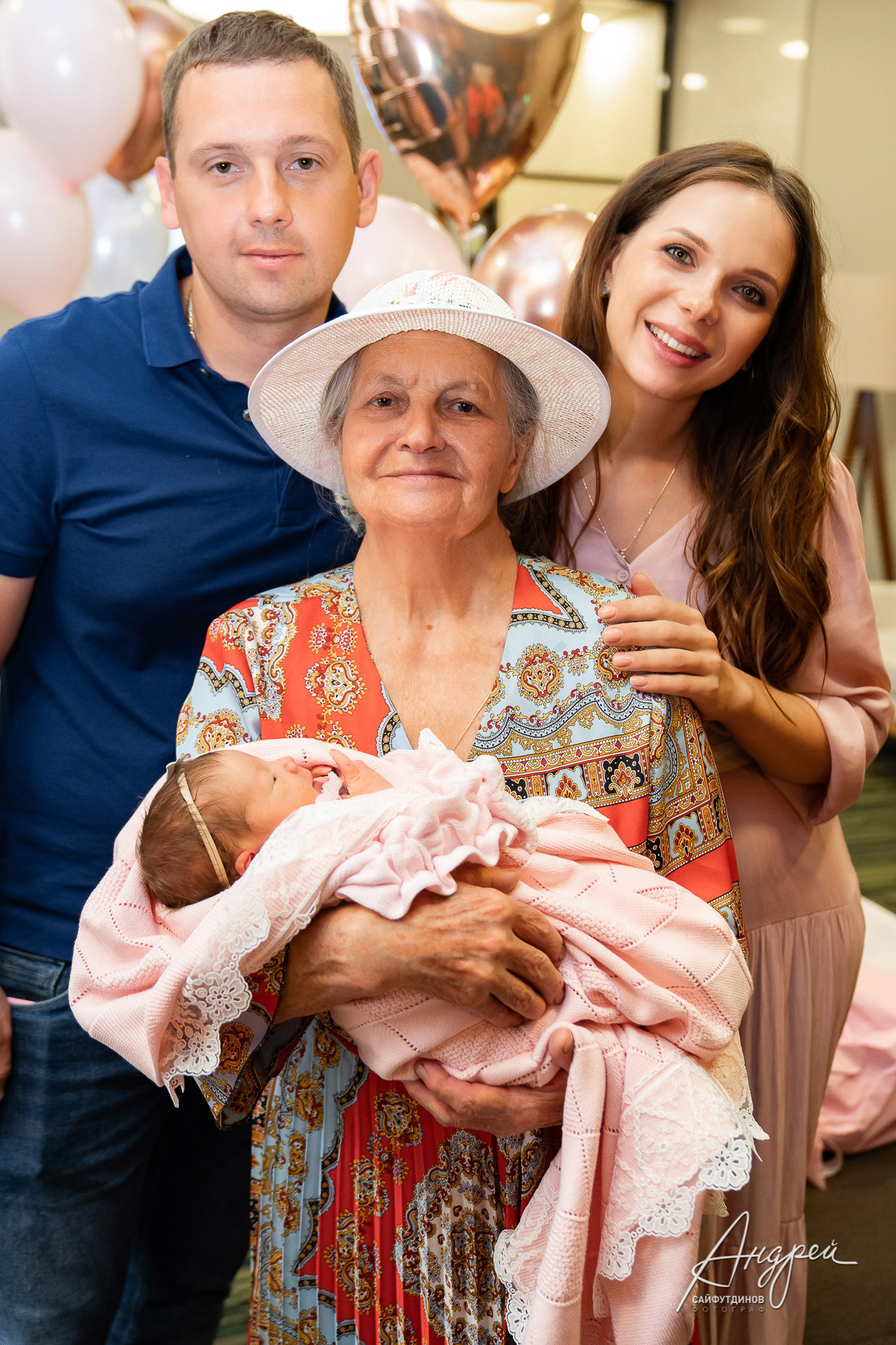 Выписка из роддома. Клиника Буштыревой 9 месяцев. Свадебный и семейный фотограф в Ростове-на-Дону. Андрей Сайфутдинов