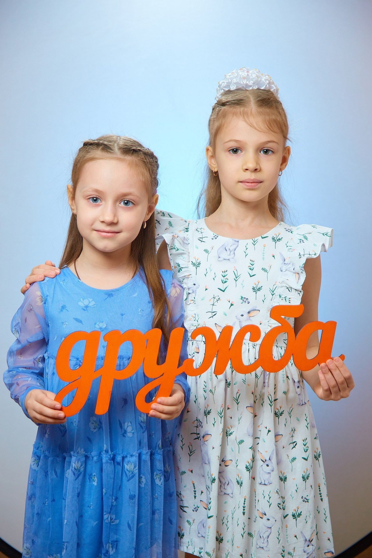 Отзывы о работе фотографа для школы и детского сада в Новосибирске. Выпускной альбом Новосибирск