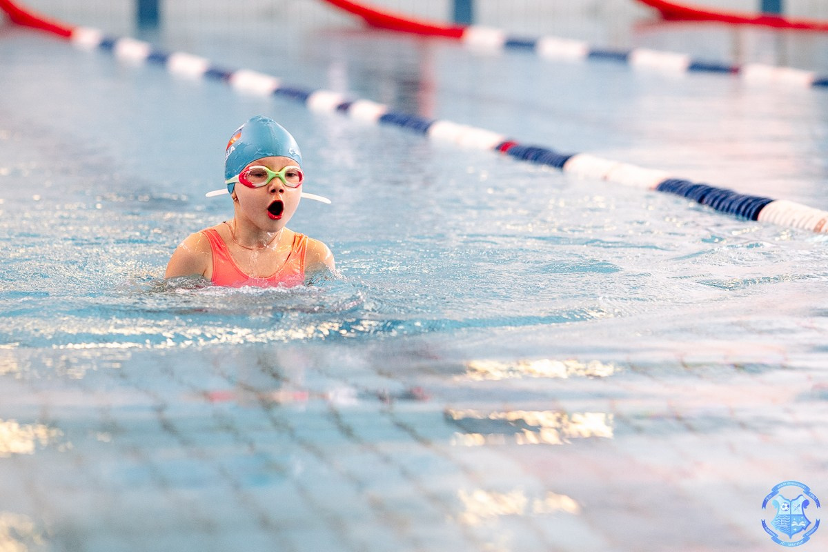Соревнования по плаванию «Дельфинёнок». Фотограф Москва