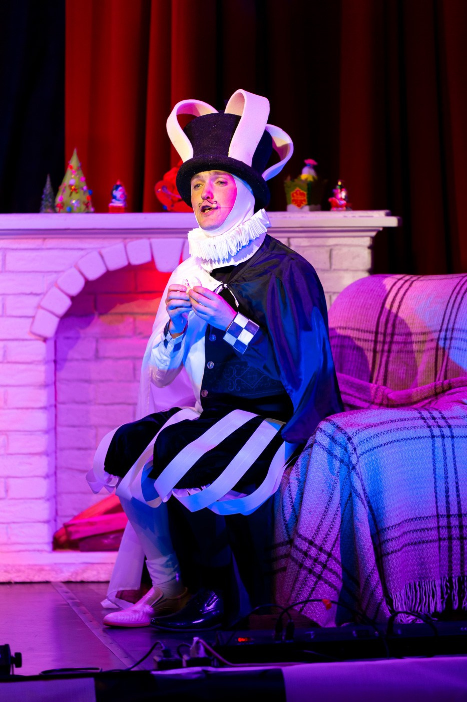 Спектакль в Доме культуры. Андрей Кровлин — фотограф в Славянке