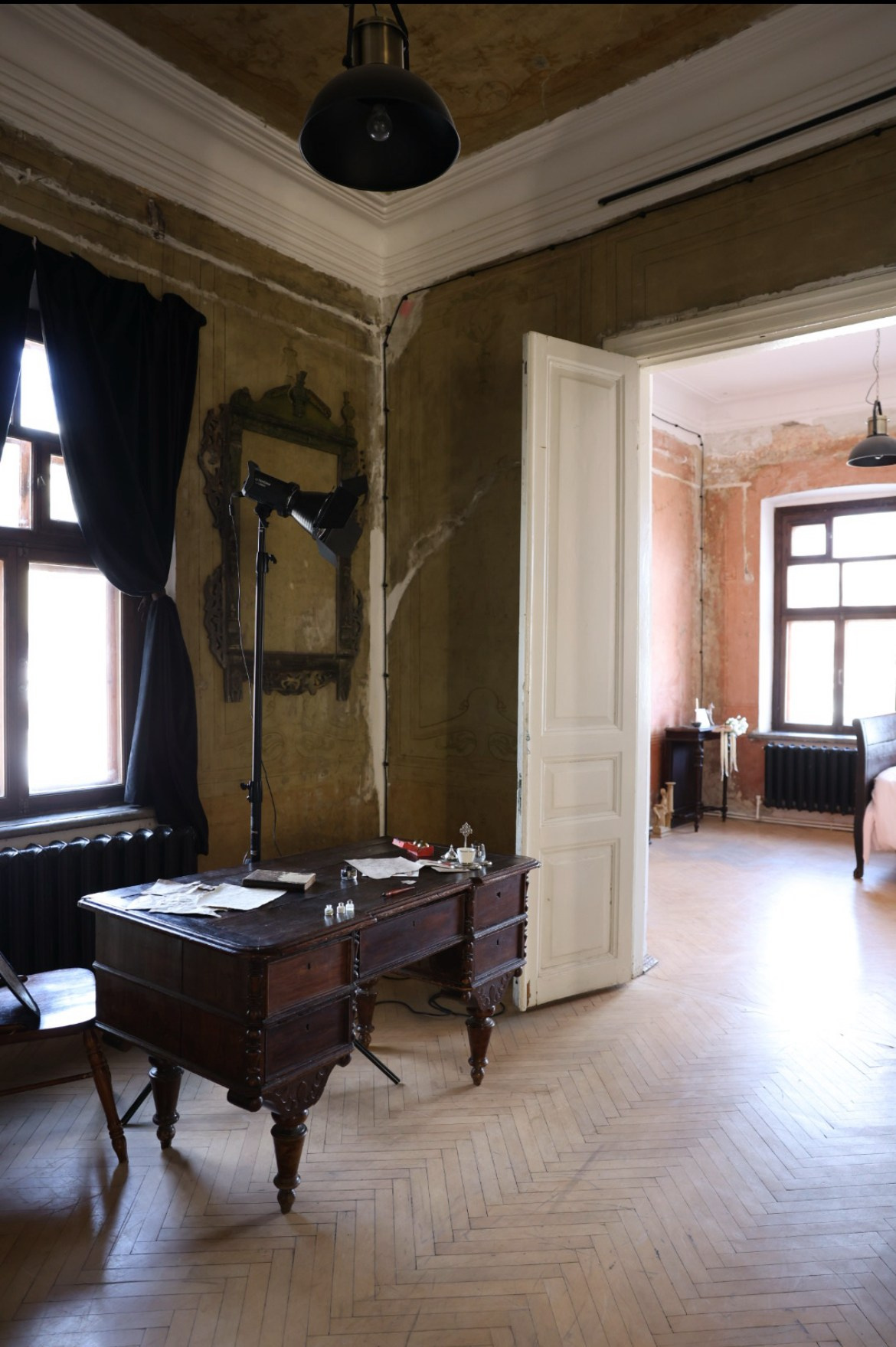 Розовая спальня + кабинет. Интерьерная фотостудия Театр в центре города Краснодар