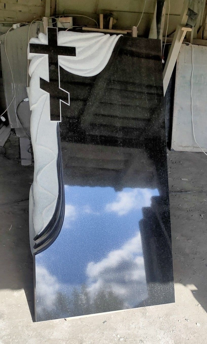 Фото с производства. Изготовление и установка памятников в Москве и МО