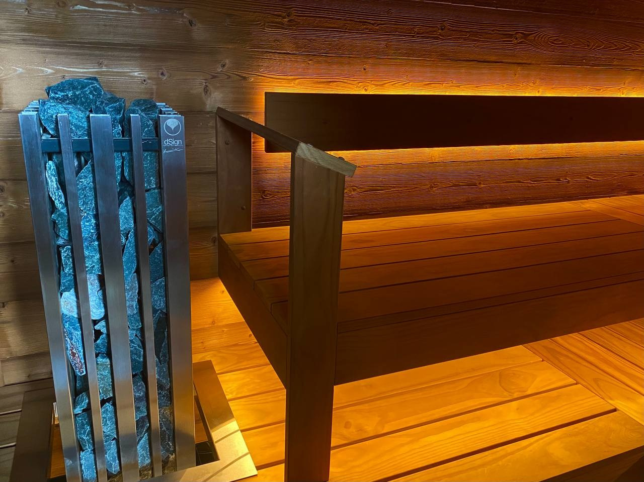 Сауна для VitaLine SPA в Рощино. Стены и потолок из ШАЛЕ, полог из новозеландской термососны. Сердце сауны- IKI Monolith. SaunaTopMasters