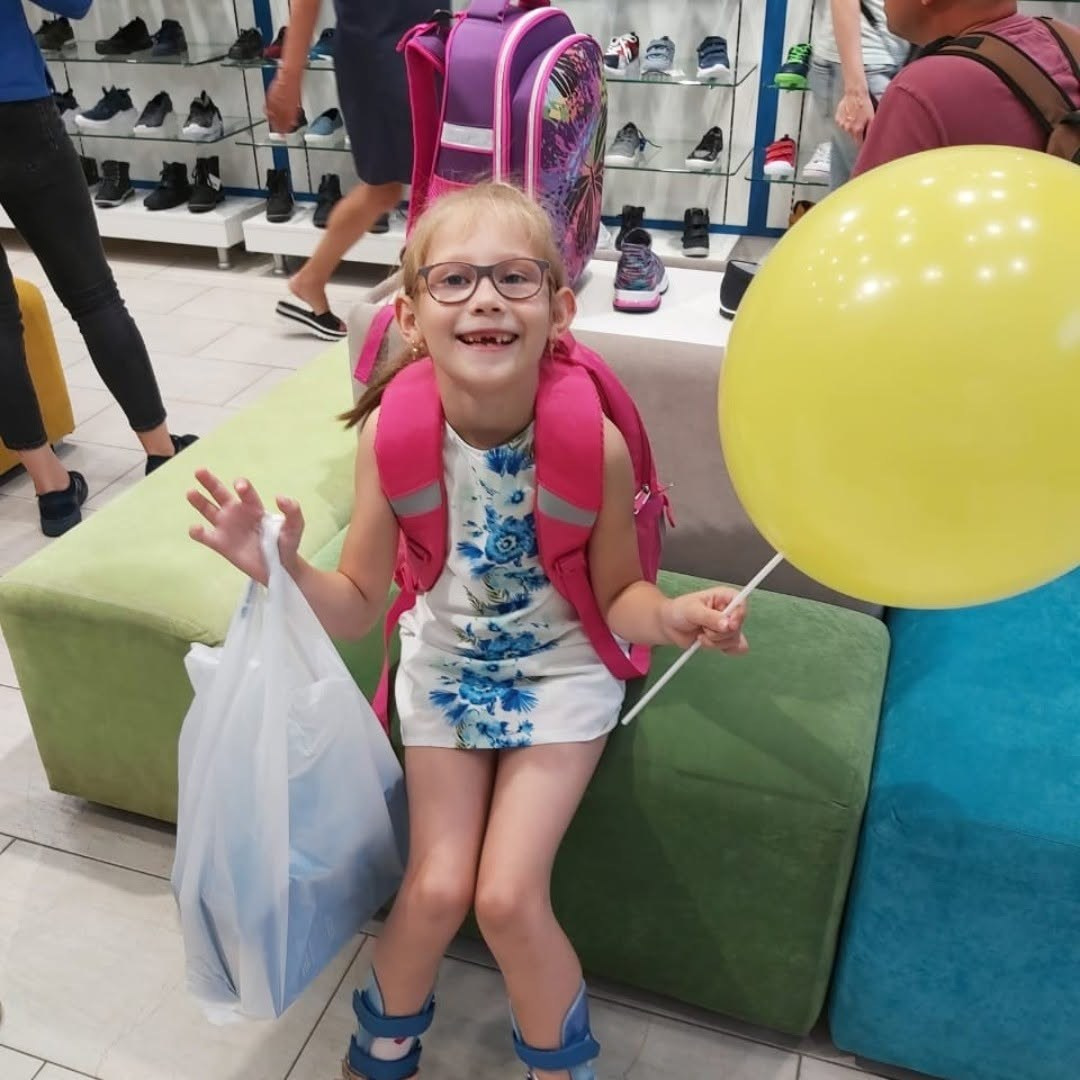 В добрый путь, первоклассники! Спасибо волшебникам из @kotofey.rostov за школьный старт в стиле и комфорте! 🎒👟✨