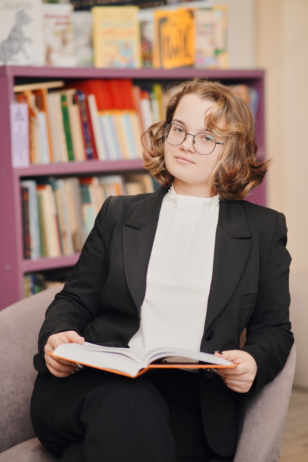 ФОТОСЕССИЯ В ШКОЛЬНОЙ БИБЛИОТЕКЕ. Школьная фотография в Санкт-Петербурге, выпускные альбомы, фотосессии