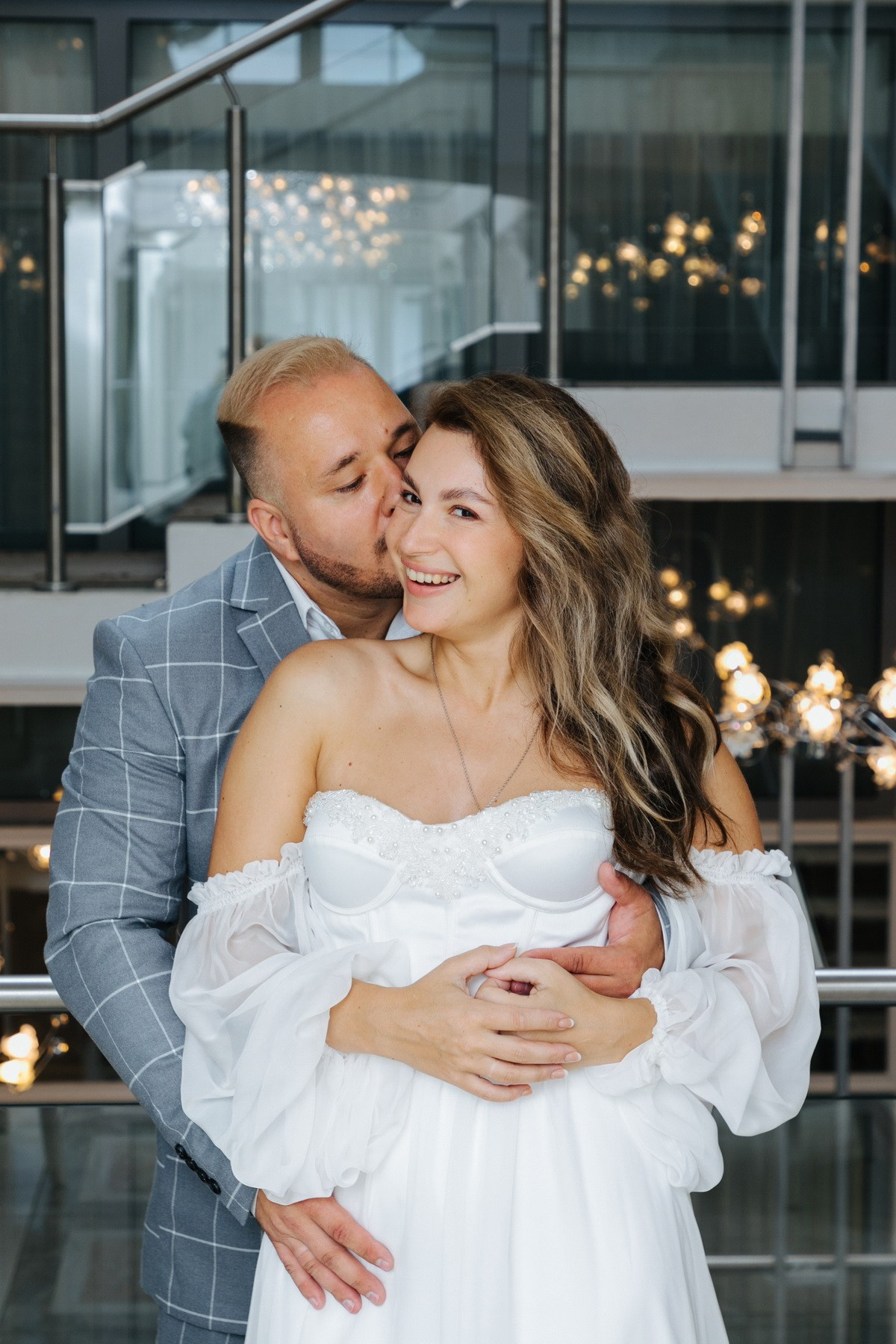 Свадебная регистрация и микропрогулка в Петергофе. Фотограф крещение венчание в Петербурге! Помогает подобрать храм и посоветовал душевного батюшку в СПб