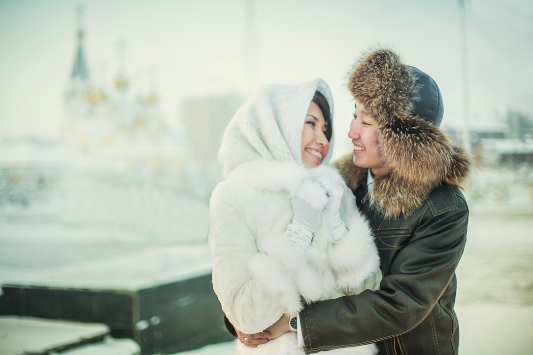 Зимнее свадебное фото. Фотограф Надежда Куин, Якутск