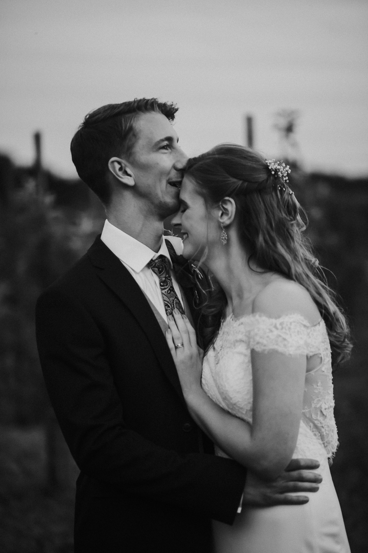 Wedding at The Barn Yard, Sittingbourne. Moments Catchers — Wedding Photography & Video Duo in London