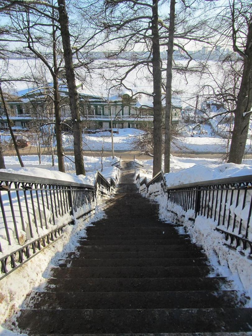 Спуск к речному вокзалу