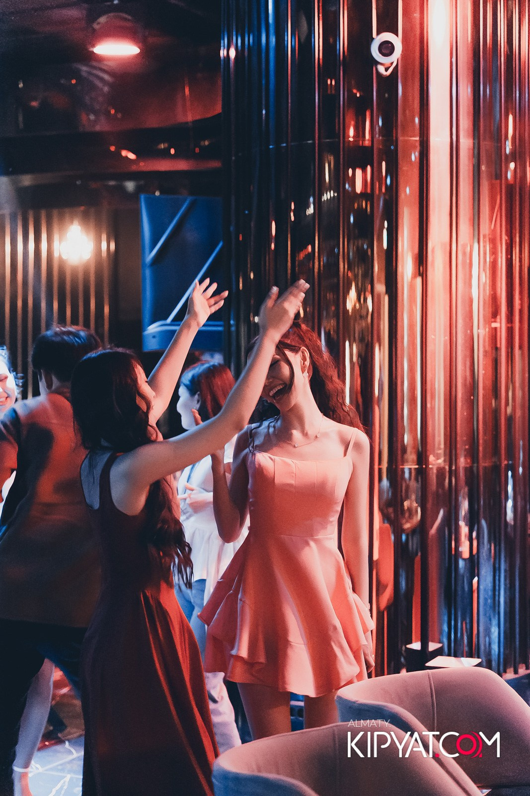 MOOD KARAOKE & TERRACE. КИПЯТКОМ АЛМАТЫ!