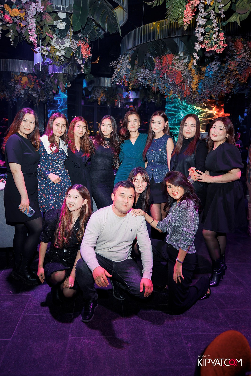 FRIENDS BAR & TERRACE. КИПЯТКОМ АЛМАТЫ!