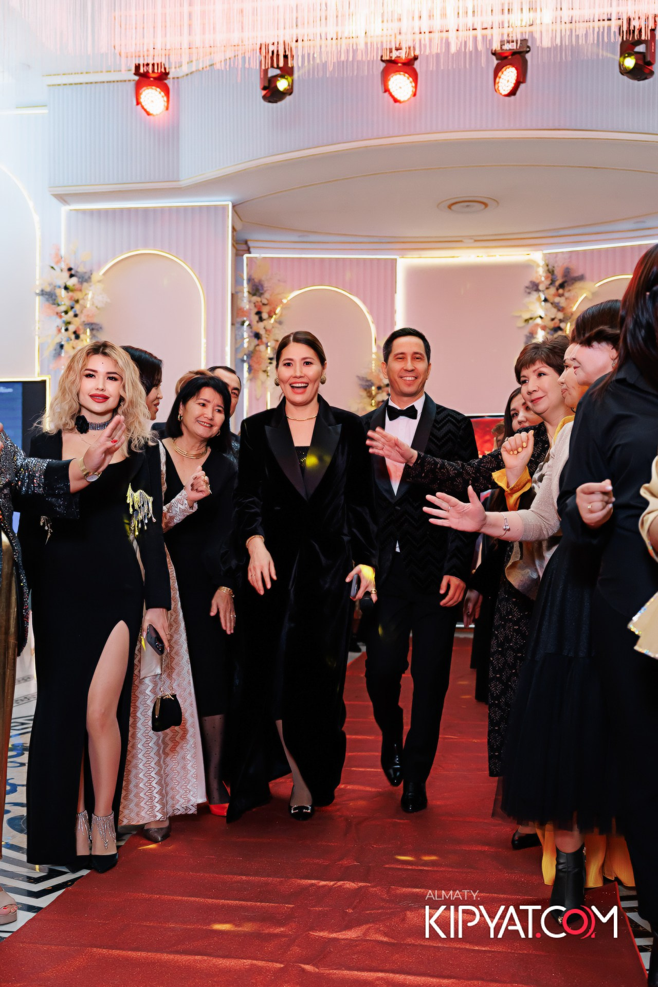 КОМАНДНАЯ ВСТРЕЧА ИЗОБИЛЬНЫЙ ВЕЧЕР. КИПЯТКОМ АЛМАТЫ!