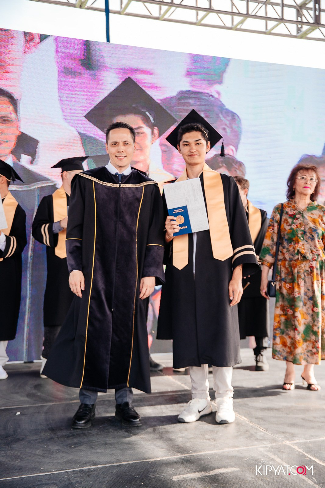 ВРУЧЕНИЕ ДИПЛОМОВ — НАРХОЗ КОЛЛЕДЖ. Part 3. КИПЯТКОМ АЛМАТЫ!