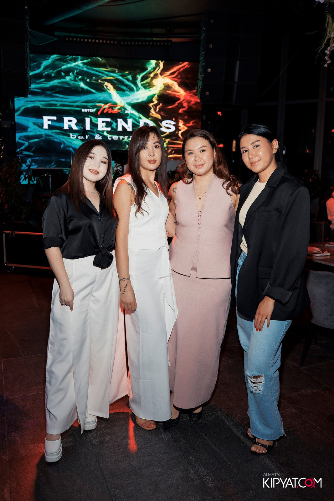 FRIENDS BAR & TERRACE. КИПЯТКОМ АЛМАТЫ!