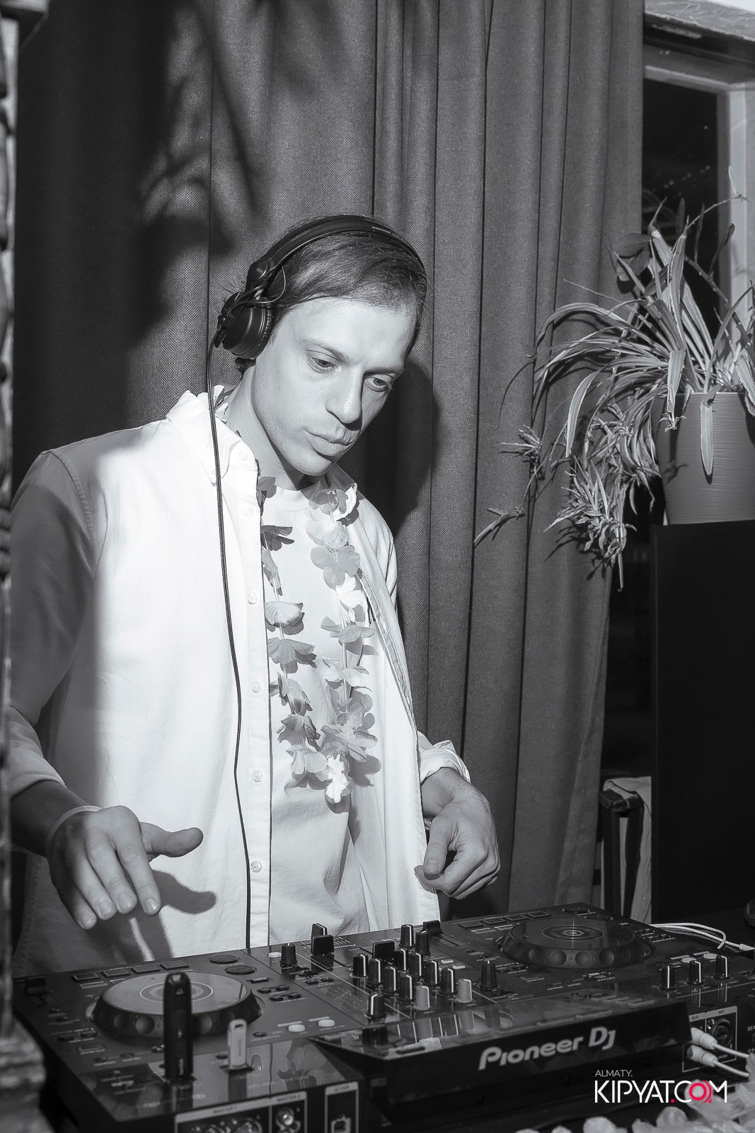 RE: SET. КИПЯТКОМ АЛМАТЫ! Фотосъемка мероприятий в Алматы