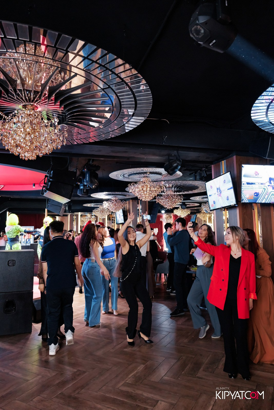 ЗАЯ, НА БИС. КИПЯТКОМ АЛМАТЫ!