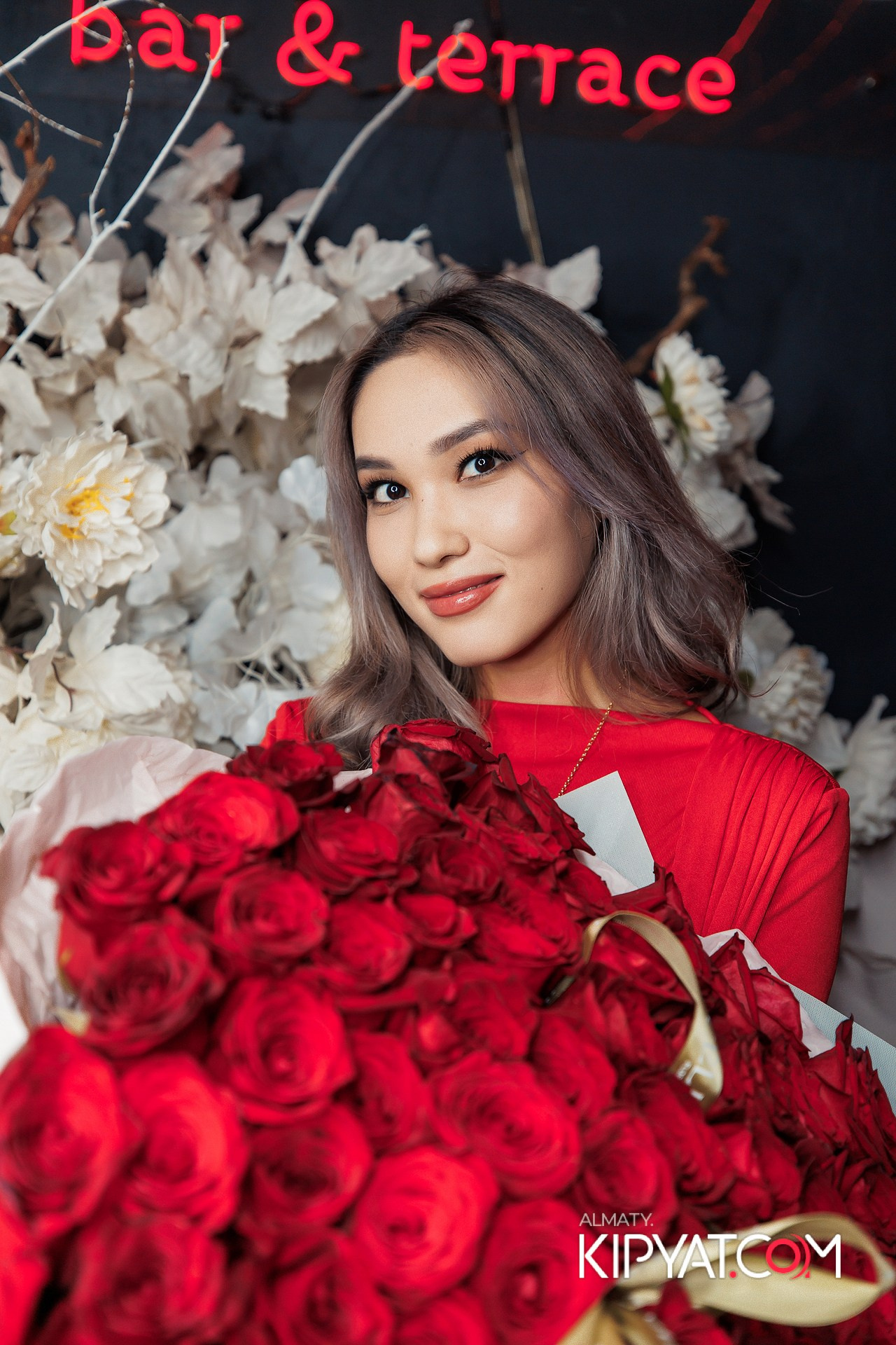 FRIENDS BAR & TERRACE. КИПЯТКОМ АЛМАТЫ!