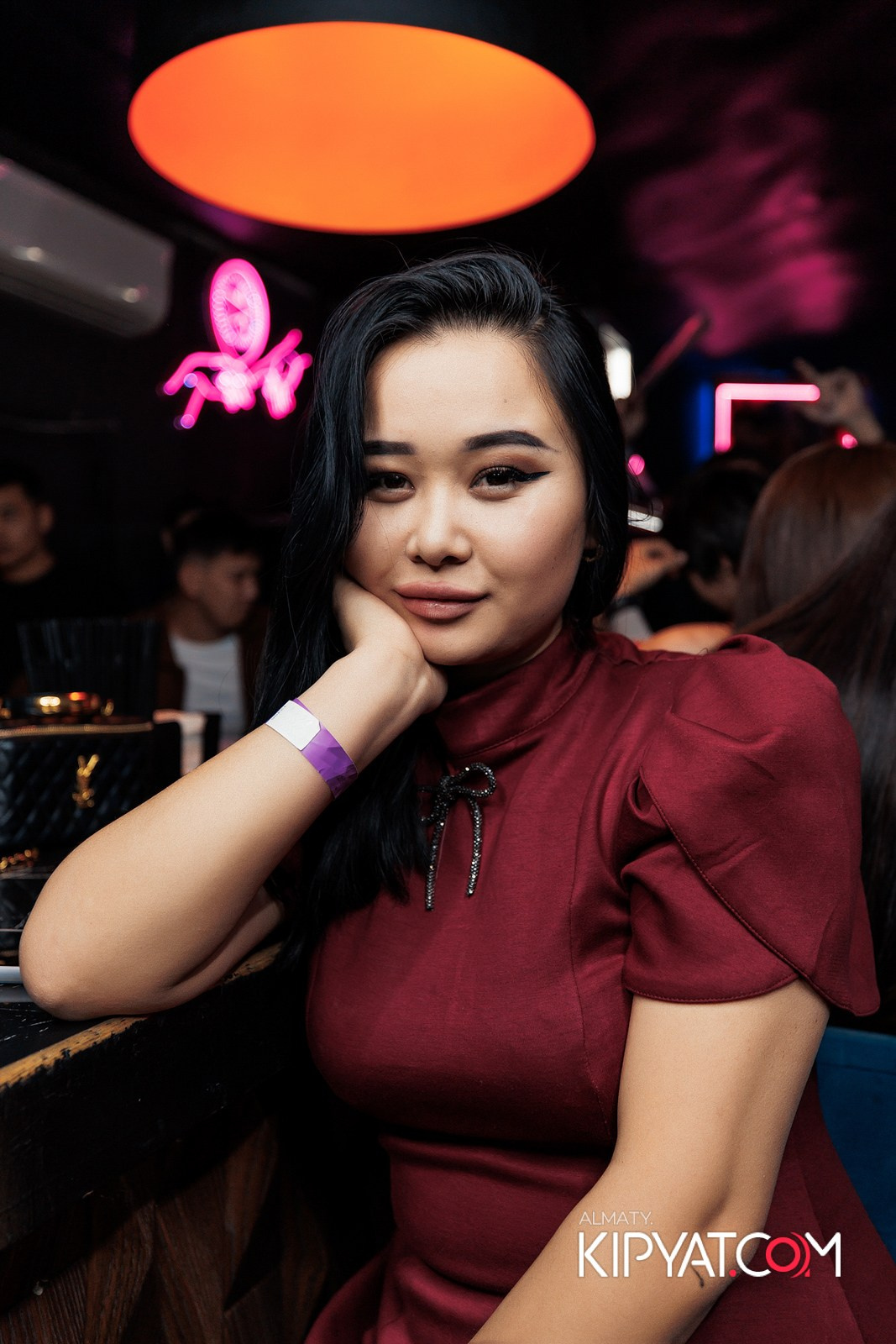 UYAT EMES BAR. КИПЯТКОМ АЛМАТЫ!