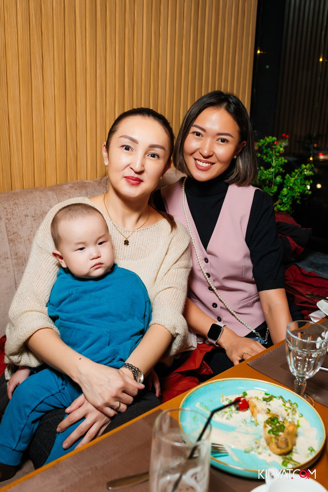 LIFE GRILL CAFE. КИПЯТКОМ АЛМАТЫ!